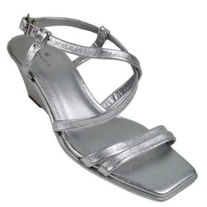 CASLON PAOLA WEDGE SANDAL IN SILVER METALLIC